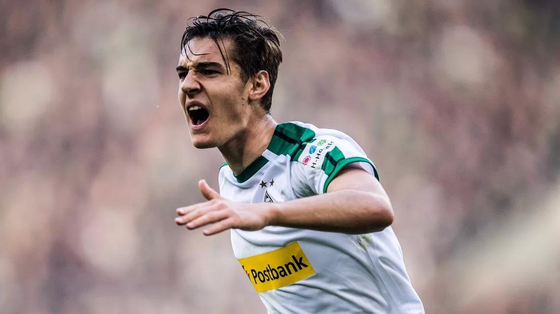 包含赛地聚焦——德甲赛后热度飙升;明尼苏达森林狼造点机会;气氛紧张;数据趋势出现新变化的词条 包含赛地聚焦——德甲赛后热度飙升;明尼苏达森林狼造点机会;气氛紧张;数据趋势出现新变化的词条